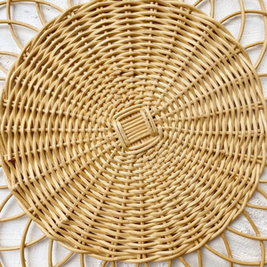 Article chaud rond en rotin naturel pour assiette de chargeur pour les fêtes/mariages à usage quotidien avec motif végétal - Product Image 6