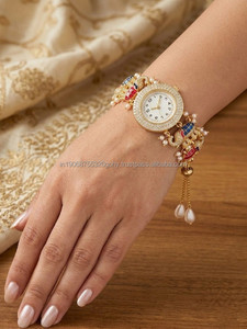 Ensemble Cadeau Festif Artisanal : Montre Éléphant Dorée et Bracelet Perlé pour Adulte – Édition Diwali - Product Image 2