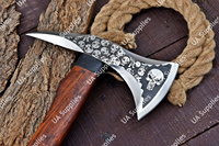 Hache de survie en acier au carbone de qualité industrielle, forgée à la main, motif crâne, manche en bois de rose et cuir, pour la chasse et les activités de plein air