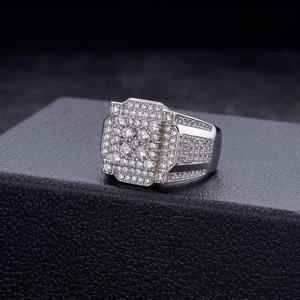 Anillo de Plata de Ley 925 con Moissanita y Diamantes Cuadrados, Diseño de Clúster Brillante, Joyería de Moda Atrevida para Compradores Mayoristas - Product Image 1