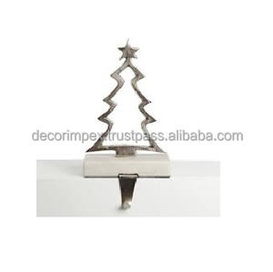 En un diseño atemporal, este elegante soporte para calcetines está diseñado para sentarse cómodamente en una repisa, alféizar de ventana - Product Image 1