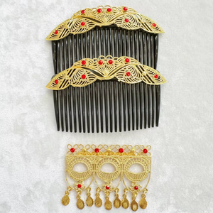 Peigne à cheveux vintage plaqué or, fait main, écologique, étanche, élégant, en alliage, avec mini pierres rouges et motif floral, pour mariée - Product Image 1