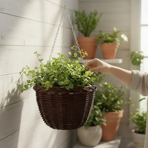 Maceta Colgante de Ratán para Plantas Verdes de Interior, Estilo Rústico, con Cadena y Soporte de Varilla de Madera, Decorativa - Product Image 3