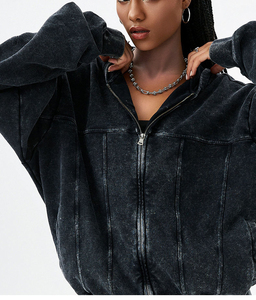 Sweat-shirt court zippé à capuche en molleton pour femme, style streetwear, de marque tendance, avec poche imprimée, broderie et design délavé - Product Image 1