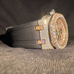 Reloj Hip Hop de Alta Calidad y Bajo Precio con Esfera Cuadrada de Cuarzo y Correa de Acero Inoxidable, Compra al por Mayor en EE. UU. y Reino Unido - Product Image 1