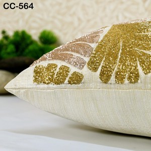 Housse de coussin perlée de luxe abordable avec motif brodé artistique pour canapé, lit, chaise longue et aménagement intérieur élégant - Product Image 4