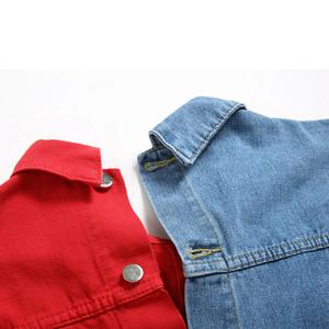 Camisa de mezclilla para hombre con bloques de color, roja y azul, con parches, desgastada, de corte regular, con cuello vuelto, informal, de manga larga - Product Image 6
