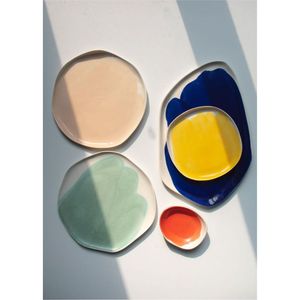 Ensemble de plateaux de service en céramique minimaliste moderne, fait main, forme irrégulière, avec bol à trempette pour apéritifs et collations - Product Image 5