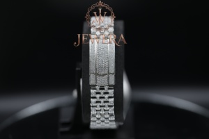 Montre classique en moissanite au design unique pour les occasions spéciales professionnelles et le luxe au quotidien, disponible au meilleur prix - Product Image 4