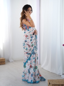 Sari tradicional de poliéster con estampado floral y trabajo de espejo para mujer, largo hasta el suelo, corte regular, para bodas, estilo India-Pakistán - Product Image 3