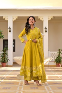 Ensemble Kurta Anarkali en coton jaune moutarde brodé pour femme, longueur genou, avec dupatta, coupe classique, style traditionnel, toutes saisons - Product Image 3