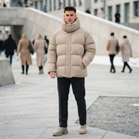 Blouson matelassé écologique beige pour homme, col montant, chaud et isolé pour l'hiver, décontracté, pour l'extérieur, avec logo frontal, OEM ODM, vente en gros