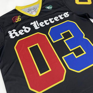 Camiseta de Fútbol Americano con Diseño Personalizado de Corte Cuadrado, Diseño de Patrón Sublimado, Malla Negra, Corte Recortado - Product Image 5