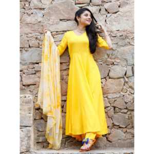 Ensemble de costume en mousseline de soie jaune fleuri - Taille XS - Product Image 4