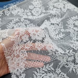 Encaje Elástico Ligero con Diseño Floral de Diamantes, 147 cm, Nailon y Spandex, Tejido Elástico, Color Personalizado para Vestidos de Novia y Lencería - Product Image 5
