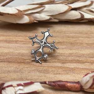 Anillo Abalak con Cruz Gótica, Anillo de Boda para Mujer, Chapado en Oro de 18K, Joyería de Plata con Acabado Oxidado, Símbolo Geométrico - Product Image 1