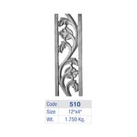 Élément de balustrade en fonte vintage orné avec de magnifiques motifs floraux et de courbes pour l'architecture des rampes