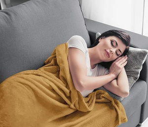 Manta de Cama de Invierno de Algodón Coral Doble Cálido con Estampado Tejido - Tamaños y Colores Personalizables, Calidez Superior, Diseño Transpirable - Product Image 1