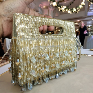 Pochette de mariée tendance faite à la main avec des perles dorées, sac à main en cristal à franges, sac de soirée indien, sac à main brodé pour mariage, taille personnalisée OEM - Product Image 1