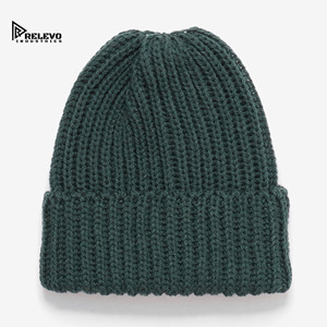 Bonnets en fil recyclé écologiques, bonnets tricotés durables en gros, couvre-chefs d'hiver éthiques B2B, bonnets personnalisés en coton biologique - Product Image 4