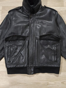 Veste en cuir surdimensionnée noire en cuir de vachette avec col en fausse fourrure amovible, faite à la main, raffinée, pour homme, veste bomber moderne personnalisée - Product Image 3