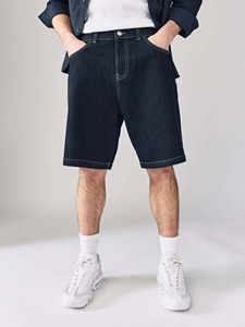 Shorts de mezclilla de primera calidad para hombre, diseñados para la moda y la funcionalidad. Ropa casual versátil, perfecta para el verano y actividades al aire libre. - Product Image 2