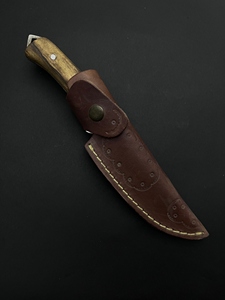 Cuchillo de Supervivencia Alemán de Acero Inoxidable, Hoja Fija, Cuchillo de Caza con Borde Parcialmente Dentado, Mango de Nogal y Funda de Cuero - Product Image 4