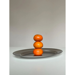 Plateau de service ovale élégant en métal plaqué argent, style moderne, design simple, idéal pour la décoration intérieure et les événements – Vente chaude - Product Image 1