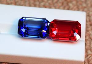 พลอยแซฟไฟร์สีน้ำเงินและพลอยทับทิมสีแดงทรงเหลี่ยมมรกต ขนาด 12x10 มม. ผลิตในห้องปฏิบัติการ - พลอยคุณภาพเยี่ยมสำหรับทำเครื่องประดับ - Product Image 4