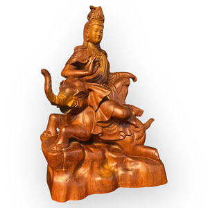 Une statue du Bodhisattva Samantabhadra en bois de santal. - Product Image 2