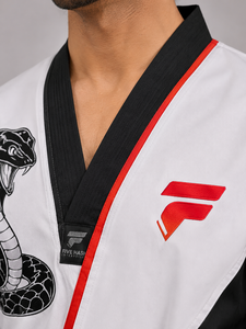 Uniforme de taekwondo avancé avec coutures renforcées, coupe confortable et résistance fiable pour les artistes martiaux compétitifs - Product Image 5