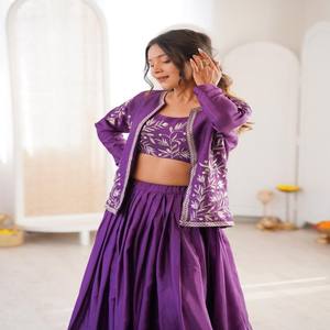 VASTRA COTTAGE Lehenga de seda chinon de diseño, con gran vuelo, bordado de lentejuelas y hilo, y conjunto elegante de Choli y Koti. - Product Image 3