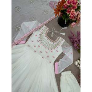 Vestido de Diseño Hecho a Mano con Estampado Floral, Corte en A, Cintura Imperio y Dupatta de Chifón para Fiestas - Product Image 5