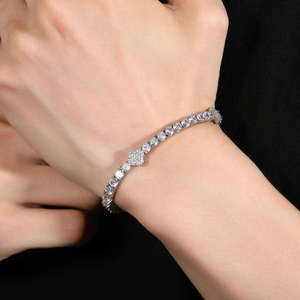 Pulsera de Moissanita Color Plata con Pavé Brillante Redondo, Brazalete Unisex Ajustable, Joyería Brillante para Uso Diario, Regalo Ideal - Product Image 1