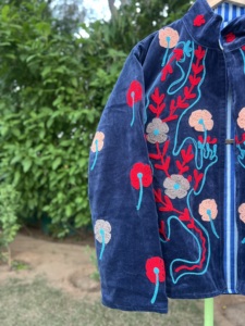 Veste en velours bleu marine pour femme, broderie florale colorée en velours, faite à la main, style ethnique bohème, doublure en coton, veste de boutique tendance - Product Image 3