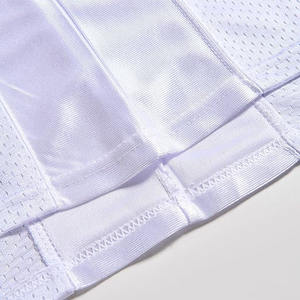 Camisetas de Fútbol Blancas sin Estampado, Camiseta de Práctica de Fútbol de Malla Blanca en Poliéster de Alto Rendimiento, Ligera y Transpirable con Diseño de Cuello en V - Product Image 4