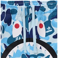 Shorts graphiques camouflage bleu personnalisés avec taille élastique, tendance estivale, imprimé requin, shorts camouflage visage de requin pour hommes, style streetwear