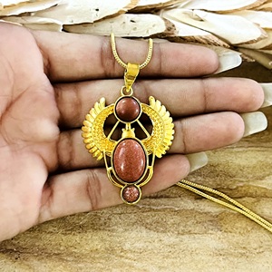 Nouveau Collier Femme en Laiton Plaqué Or 18 carats, Pendentif Scarabée Bohème Ethnique, Design 2026, pour Vente en Gros OEM ODM - Product Image 2