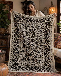 Couvre-lit en coton brodé Suzani de qualité supérieure, crème et noir, motif floral botanique bohème, décoration de chambre artisanale indienne - Product Image 6