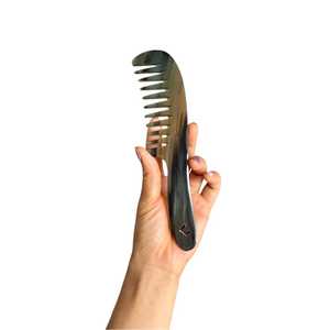 Peigne à cheveux en corne de buffle de forme naturelle, fait main, moderne, écologique, avec logo personnalisé, de qualité supérieure, pour la maison ou les voyages - Product Image 4