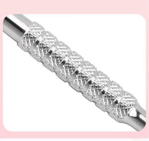 Pousse-cuticules chirurgical Morje en acier inoxydable à double extrémité pour manucure, réutilisable, double usage, avec poignée texturée - Product Image 3