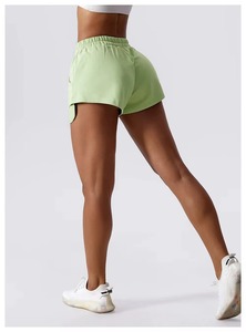 Shorts de yoga sans couture taille haute pour femme, coupe régulière, compression, course, fitness, gym, effet délavé, personnalisables en gros (ODM) - Product Image 4