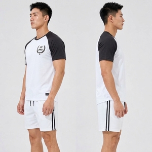 ชุดเซ็ตเสื้อผ้าผู้ชายแบบสั้น ชุดเซ็ตเสื้อผ้าผู้ชายแบบสั้น ออกแบบลายพิมพ์แบบ Sublimation กางเกงขาสั้นเข้าชุดกับเสื้อ ผ้าโพลีเอสเตอร์ระบายอากาศ แห้งเร็ว ซึมซับเหงื่อ - Product Image 4