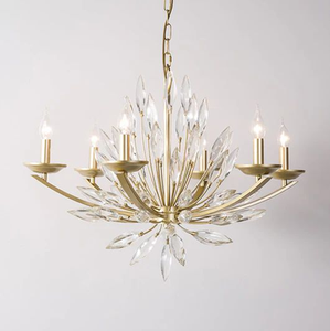 Elegante candelabro plateado adornado con cadenas de cuentas finas y gemas de cristal en forma de lágrima, disponible a precios de mayorista. - Product Image 2
