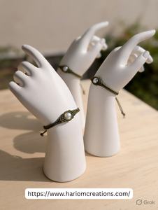 Pulsera de Macramé Verde Hecha a Mano con Piedra Lunar, Joyería Boho Ajustable con Propiedades Curativas - Product Image 2