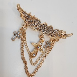 Spilla elegante con spilla a forma di cuore con motivo a forma di croce con distintivo in oro - Product Image 1