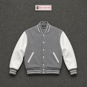 Chaqueta Varsity Gris y Crema para Hombre con Cierre de Botones y Ribete Acanalado, Estilo Casual, Chaqueta Universitaria Retro Moderna - Product Image 5