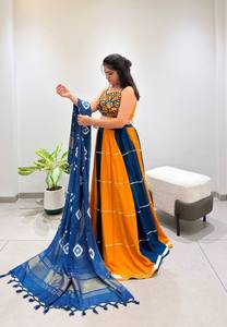 Ensemble Lehenga Choli Navratri 2026 LD CREATION pour femmes |   Blouse vintage longue en rayonne brodée avec des détails en miroir et des broderies Gotta - Product Image 2