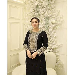 Conjunto de Top y Pantalón Negro para Mujer de Diseñador LC con Dupatta, Talla Única para Fiestas - Product Image 2