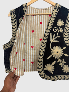 Floral Embroidered Velvet Vest Women'<b>s</b> Prairie Chic Style Handmade Open Front Sleeveless Top Autumn Fashion Adult Size - Product Image 3